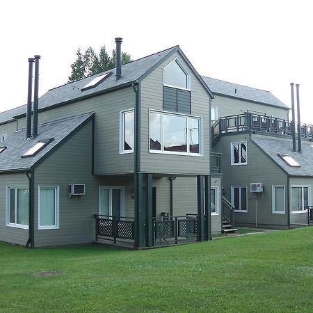 Holiday Villa Resorts At Mont Ste Anne Бопре Екстер'єр фото