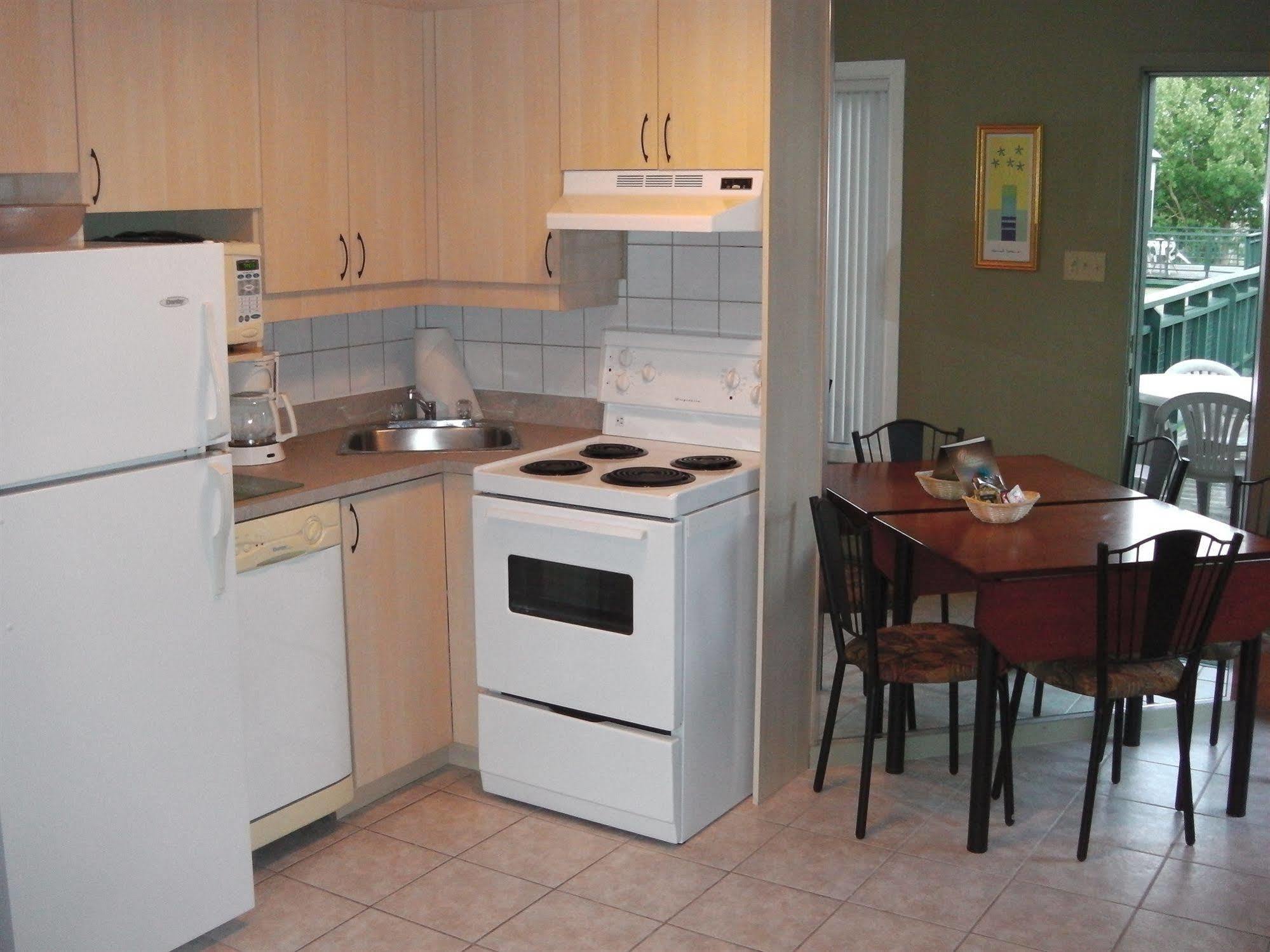 Holiday Villa Resorts At Mont Ste Anne Бопре Екстер'єр фото